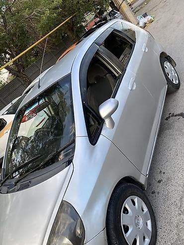 Honda Fit: 2003 г., 1.3 л, Автомат, Бензин, Хэтчбэк — 3
