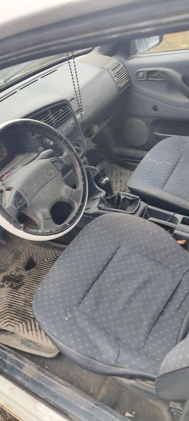 капот нексия 1: Volkswagen Passat Variant: 1994 г., Механика, Бензиновая, Универсал — 4