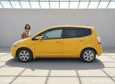 Honda Fit: 2004 г., 1.3 л, Автомат, Бензин, Хэтчбэк