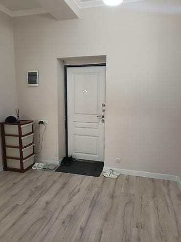 комнаты ик: Студия, Люкс, элитка, Асанбай мкр, Душевая кабина, Постельное белье, Кондиционер — 6