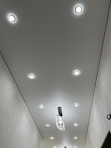 intel xeon e5: Натяжные потолки с интегрированной подсветкой - Современные — 4