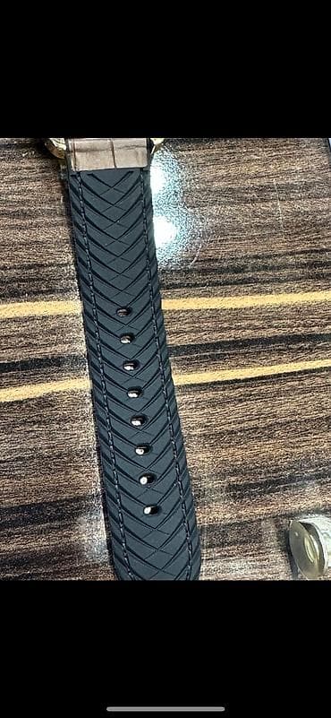 Ювелирные изделия: Листай Дайвер модели от Австрийского бренда Jacques Lemans. В разных — 10