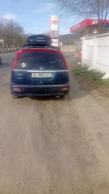 стриим: Honda Stream: 2001 г., 2 л, Универсал — 3