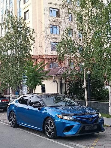 Toyota Camry: 2020 г., 2.5 л, Автомат, Бензин, Седан