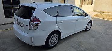 Унаа: Toyota Prius V: 2016 г., 1.8 л, Автомат, Гибрид, Универсал — 2