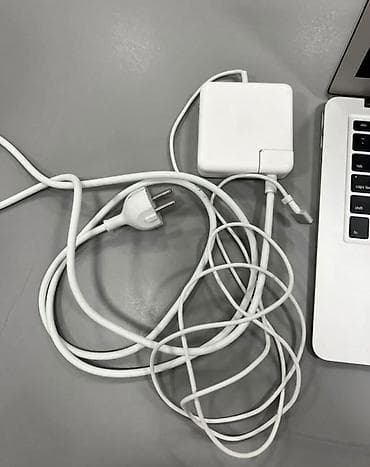 Apple MacBook Air 13" - Экран (диагональ по корпусу серии Air) — 4