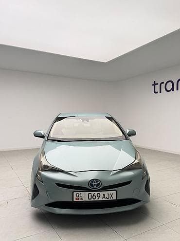 byd e2 2023: Toyota Prius: 2017 г., 1.8 л, Автомат, Гибрид, Хэтчбэк — 3