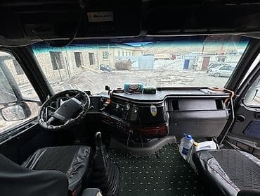 самоходный бетоносмеситель с самозагрузкой: Тягач, Volvo, 2012 г., Шторный — 9