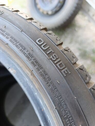 шины на форанер: R-17 -215-45. Привозные из Японии. Шины зимние комплект 4 шт. По нашим — 9