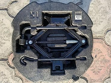 bmw r19: Автомобильный комплект для замены колеса (домкрат + инструмент) — 3