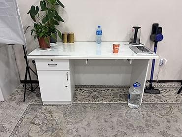 Офисные столы: Офисный стол, Б/у, Нерегулируемый, цвет - Белый, Прямоугольный, Дерево, Самовывоз — 1