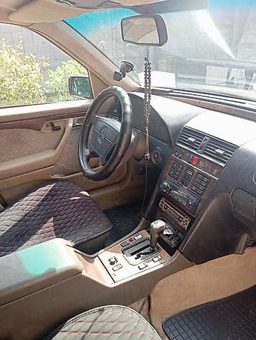 Скупка авто: Mercedes-Benz C-Class: 1994 г., Автомат, Седан — 2