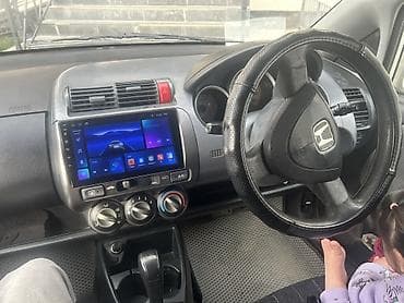 крыло одиссей: Honda Fit: 2002 г., 1.3 л, Вариатор, Бензин, Хэтчбэк — 4