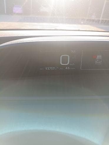 Toyota: Toyota Prius: 2021 г., 1.8 л, Автомат, Гибрид, Лифтбек — 3