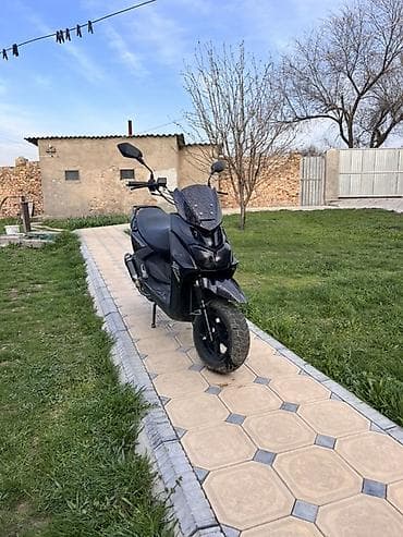 Скутер/мопед City/Street класса, черный матовый. Продаю 150куб скутер