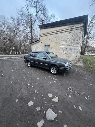 infinity qx56: Volkswagen Vento: 1993 г., 2 л, Механика, Бензин, Седан — 4