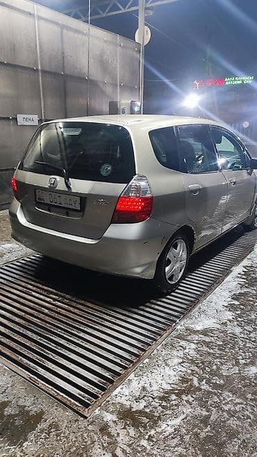 Honda Fit: 2004 г., 1.3 л, Автомат, Хэтчбэк
