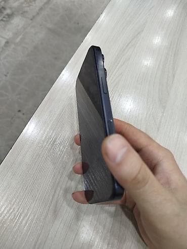 iphone 13 mini купить: IPhone 16 Pro, Б/у, 256 ГБ, Black Titanium, Защитное стекло, Чехол, 93 % — 3