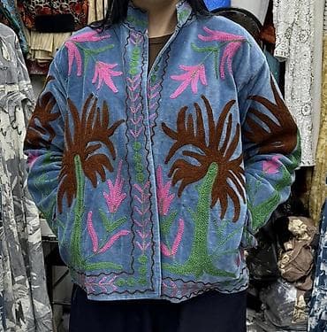 курты: Вышитая бархатная куртка с этническим орнаментом - Материал: мягкий — 1