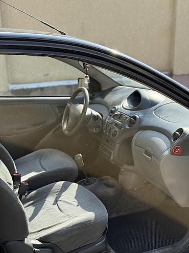 Toyota Yaris: 1999 г., 1 л, Механика, Бензин — 5