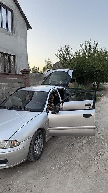jac t9: Mitsubishi Carisma: 2001 г., 1.6 л, Механика, Бензин, Седан — 10