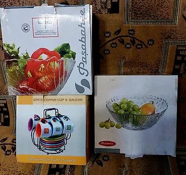 Набор посуды и стекла для кухни. Состав: - Разнообразные столовые и