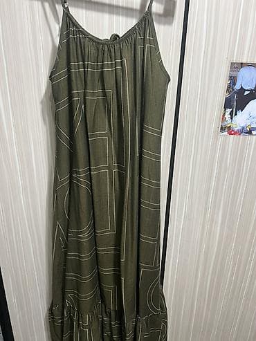 платье зелёное: Платье-макси на тонких бретелях — 1