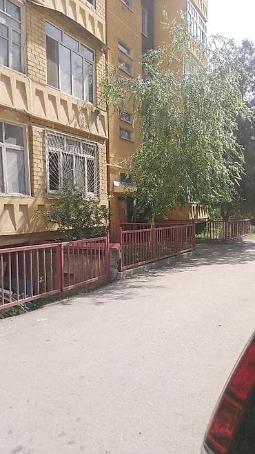4 комнаты: 1 комната, 77 м², 104 серия, 1 этаж — 1
