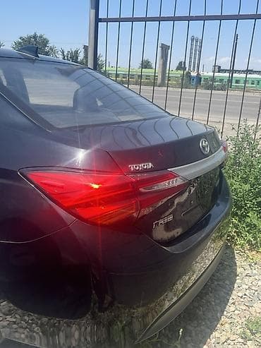 coroll: Toyota Corolla: 2019 г., 1.8 л, Робот, Гибрид, Седан — 7
