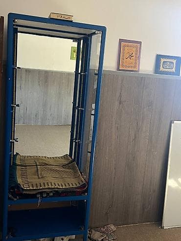 Торговое оборудование: Металлический стеклянный шкаф-витрина - Прочная металлическая рама — 3