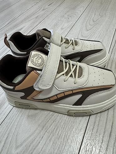 Кроссовки детские/подростковые с липучкой и шнуровкой.очень легкие