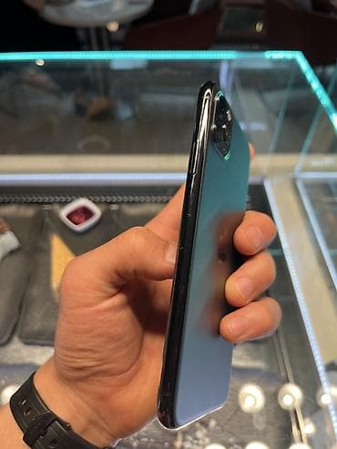 iphone xp: IPhone 11 Pro Max, Б/у, 256 ГБ, Space Gray, Зарядное устройство, Защитное стекло, Чехол, 71 % — 7