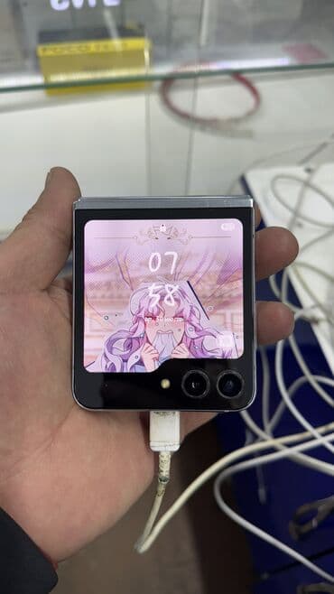 sony playstation 4 бишкек цена: Samsung Galaxy Z Flip 5, Колдонулган — 3