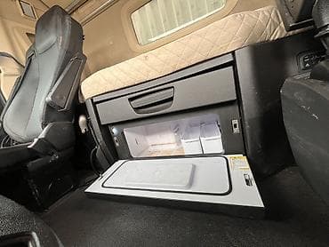 Коммерческий транспорт: Тягач, Shacman, 2020 г., Тентованный — 8