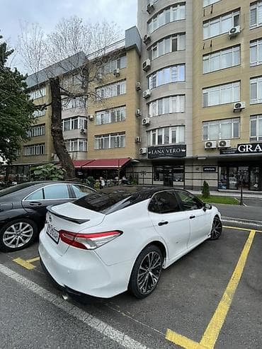 спойлео: Toyota Camry: 2018 г., 2.5 л, Автомат, Бензин, Седан — 4