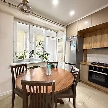 суточные кв: 🏠 Чогуу жашоого 1 кыз керек! 📍 Дарек: Туңгуч району, Анкара көчөсү — 3