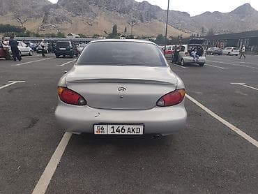 Hyundai Elantra: 1999 г., Седан — 4