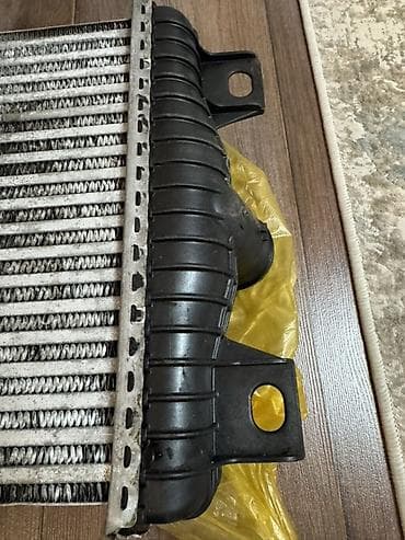 аккора масло: Интеркулер (радиатор наддува) для Range Rover Vogue 405й 2017г 4.4 — 3