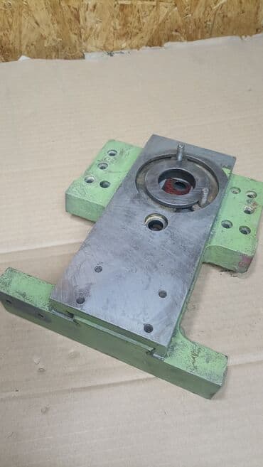 продаю в связи с переездом: Запчасти для токарного — 1