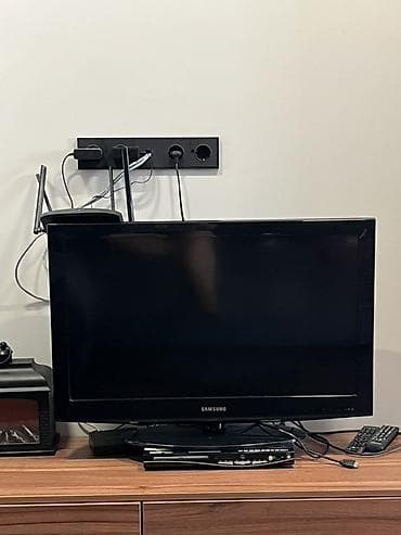 ТВ и видео: Продаю Телевизор Samsung 32" (81 см) вместе с рамкой 91 см модель — 3