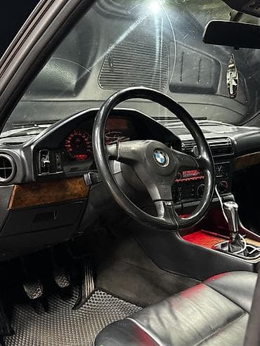 lexsus is: BMW 5 series: 1991 г., 3 л, Механика, Бензин, Седан — 7