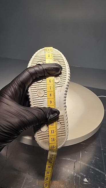 продаю обув: Детские кеды бежевого цвета@baldar_u4un.kg в инстаграме можете тут — 10