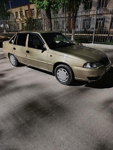 Сдаю в аренду Daewoo Nexia. Машина в хорошем состоянии, чистый салон