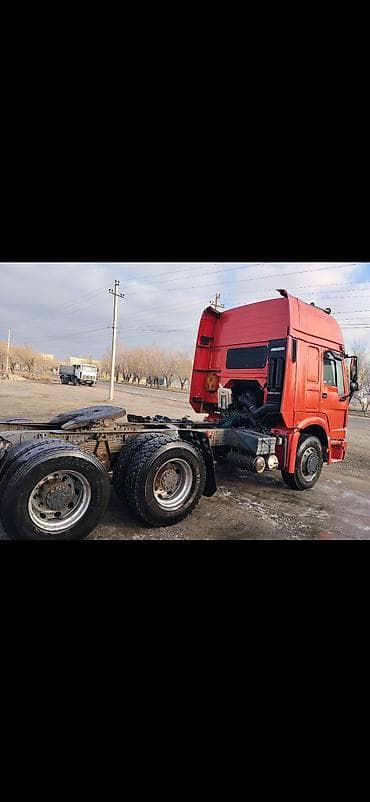 хова на продажу: Тягач, Howo, 2012 г., Без прицепа — 7