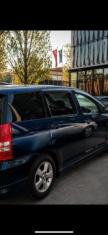 Toyota WISH: 2004 г., 1.8 л, Вариатор, Бензин, Универсал — 4