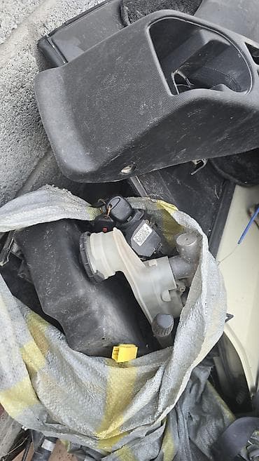 ГБЖ: Продаю разные запчасти для хонда фит.оснавном пластики салона — 3