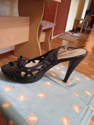 Продаю босоножки бу но очень отличном состоянии пару раз носила в at lalafo.kg Продаю босоножки бу но очень отличном состоянии пару раз носила в