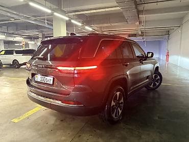 Chrysler: Jeep Grand Cherokee: 2023 г., 2 л, Электромобиль, Внедорожник — 3