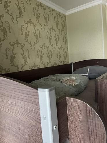 тумбы бу: Двухъярусная детская кровать, Б/у, Другой материал, цвет - Коричневый — 2