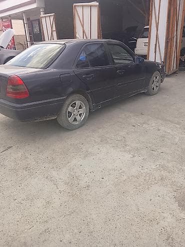 q 7: Mercedes-Benz C-Class: 1997 г., 1.8 л, Механика, Бензин, Седан — 6